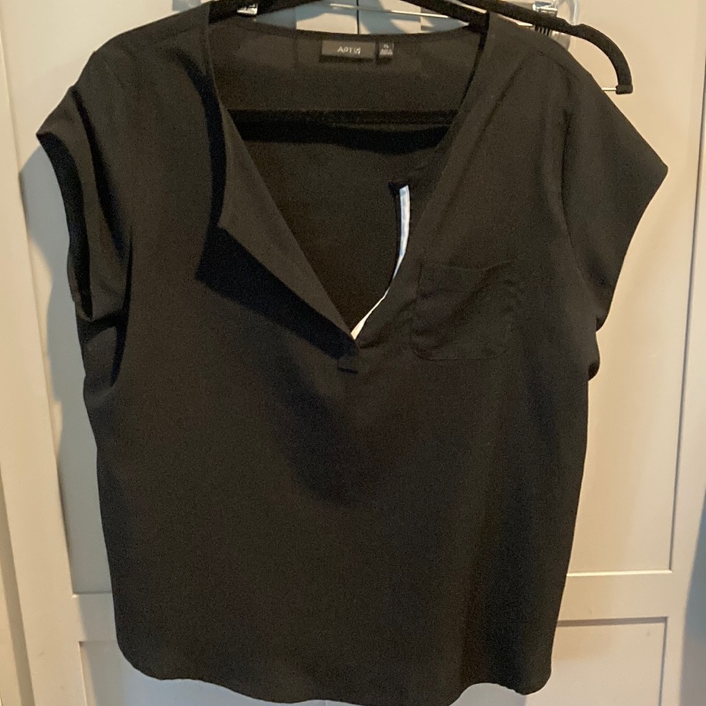 Apt 9 Black Top with Ivory at neckline